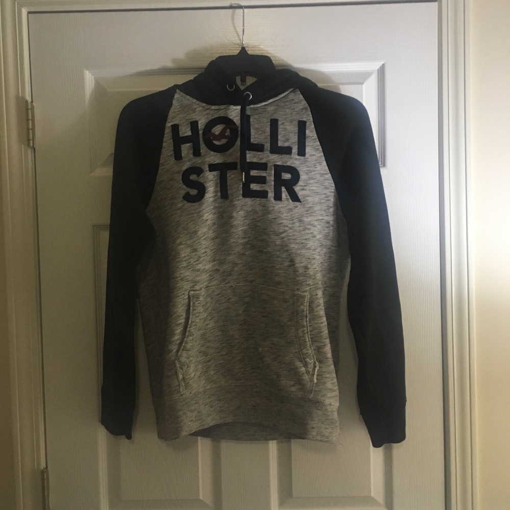 Super cute and cozy Hollister Sweatshirt
